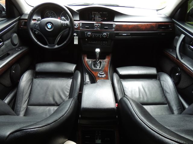 BMW 3 series 2010 photo 3