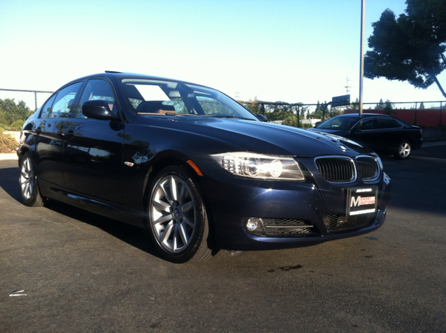 BMW 3 series 2010 photo 2