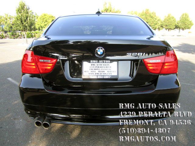 BMW 3 series 2010 photo 2