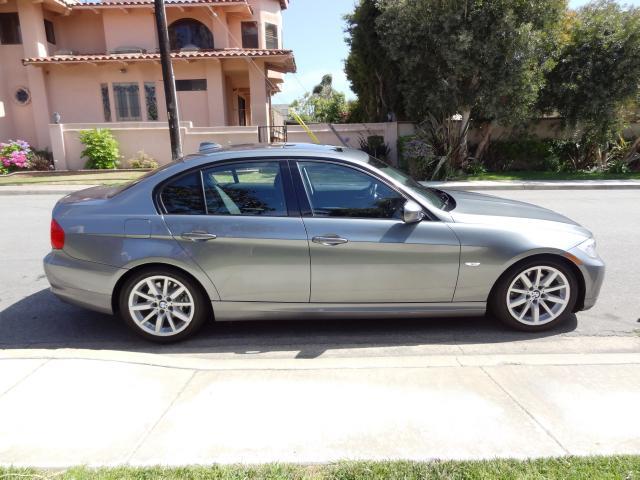 BMW 3 series 2010 photo 3