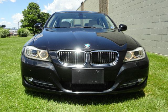 BMW 3 series 2010 photo 1