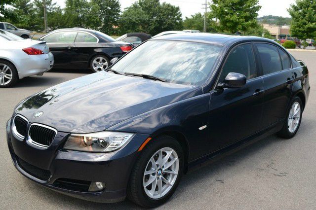 BMW 3 series 2010 photo 2