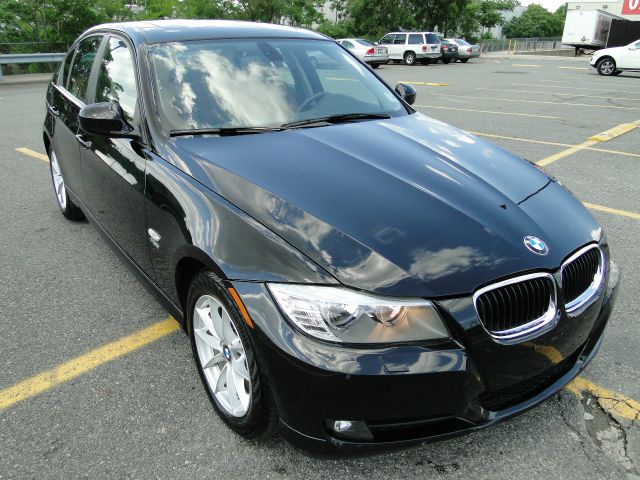 BMW 3 series 2010 photo 2