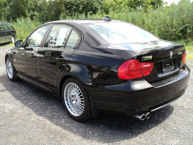 BMW 3 series 2011 photo 1