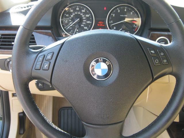 BMW 3 series 2011 photo 1