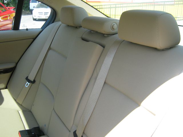 BMW 3 series 2011 photo 17