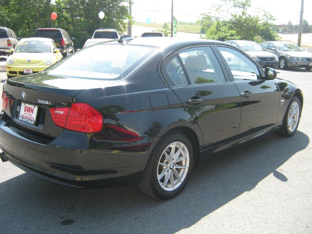 BMW 3 series 2011 photo 2