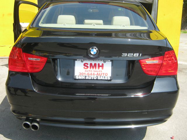 BMW 3 series 2011 photo 3