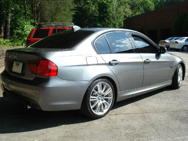 BMW 3 series 2011 photo 3