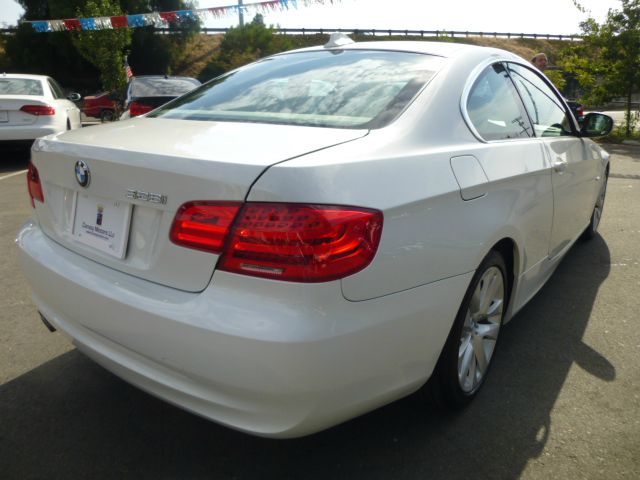 BMW 3 series 2011 photo 1