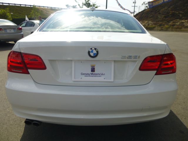 BMW 3 series 2011 photo 2