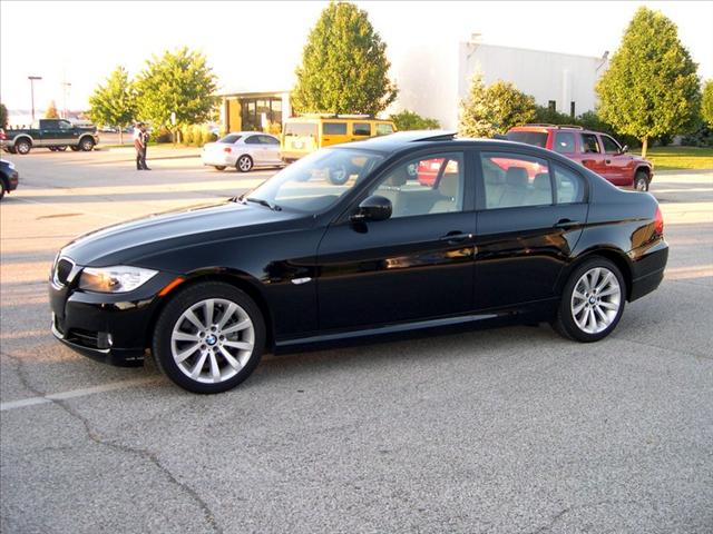 BMW 3 series 2011 photo 2