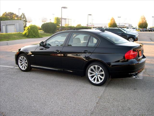 BMW 3 series 2011 photo 3