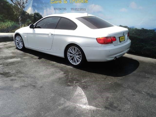 BMW 3 series 2011 photo 2