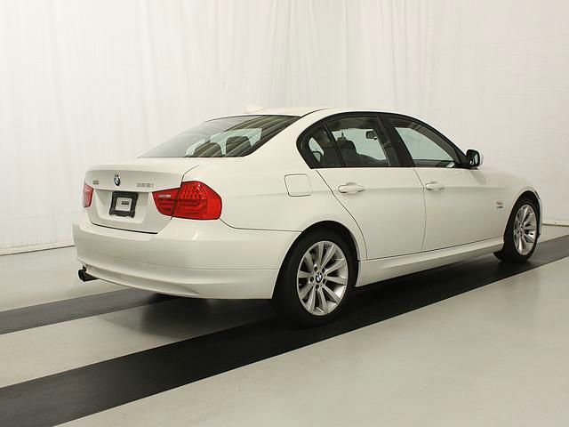 BMW 3 series 2011 photo 1