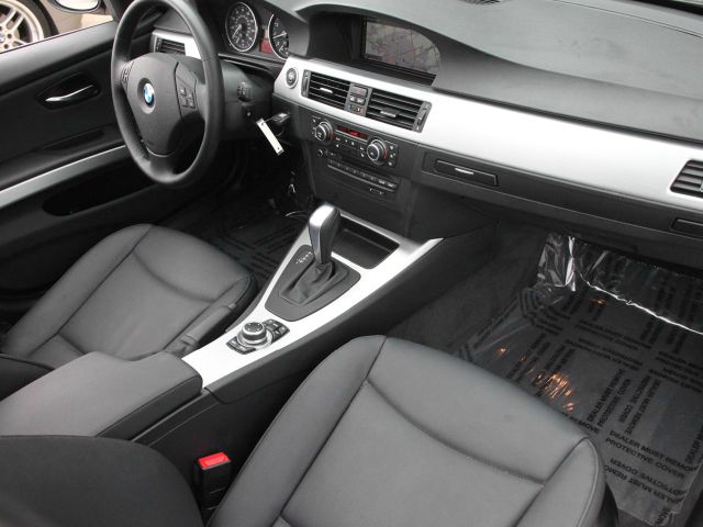 BMW 3 series 2011 photo 2