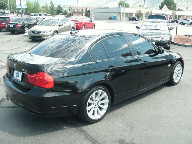 BMW 3 series 2011 photo 2