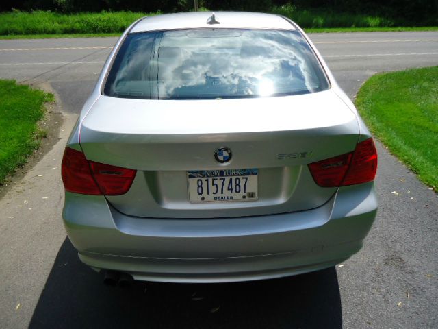 BMW 3 series 2011 photo 2