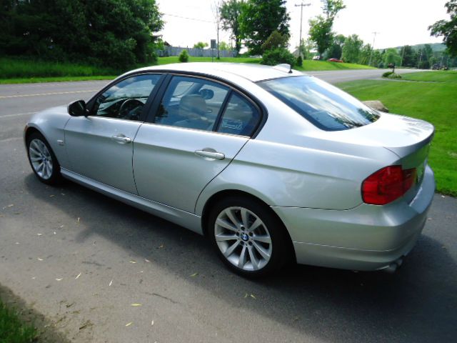 BMW 3 series 2011 photo 4