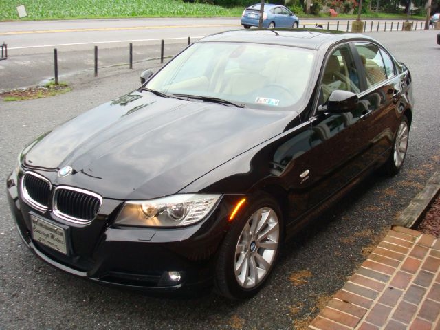 BMW 3 series 2011 photo 2