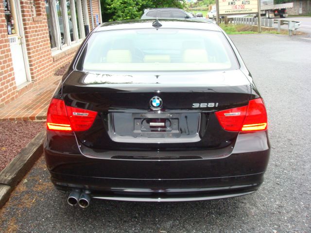 BMW 3 series 2011 photo 3