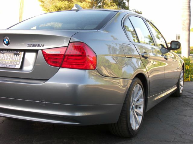 BMW 3 series 2011 photo 20