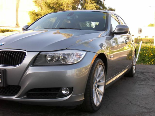 BMW 3 series 2011 photo 22