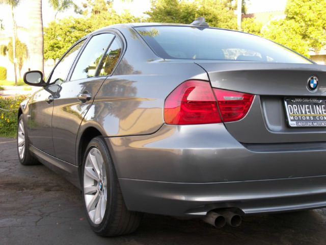 BMW 3 series 2011 photo 29