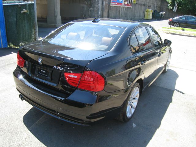 BMW 3 series 2011 photo 17