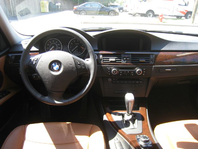 BMW 3 series 2011 photo 19