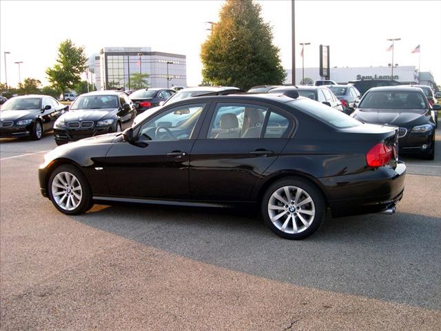 BMW 3 series 2011 photo 3