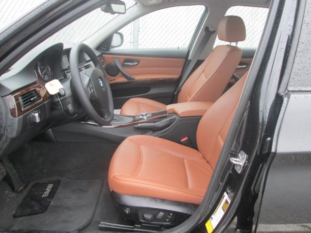 BMW 3 series 2011 photo 2