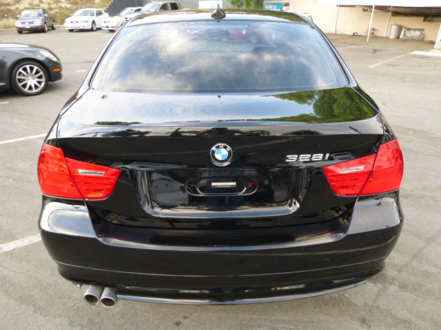 BMW 3 series 2011 photo 1