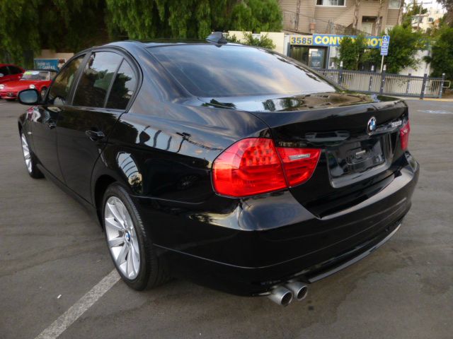 BMW 3 series 2011 photo 2