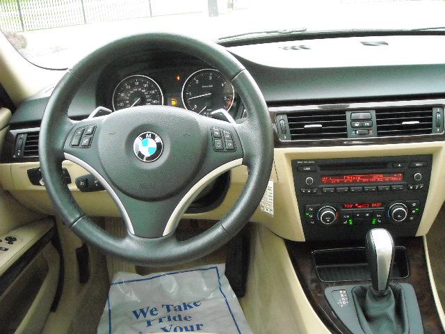 BMW 3 series 2011 photo 24