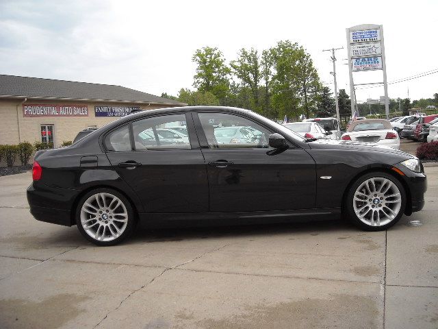 BMW 3 series 2011 photo 30