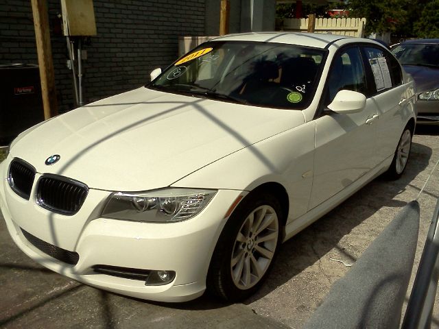 BMW 3 series SE Automatic 4X4 Beutiful Sedan