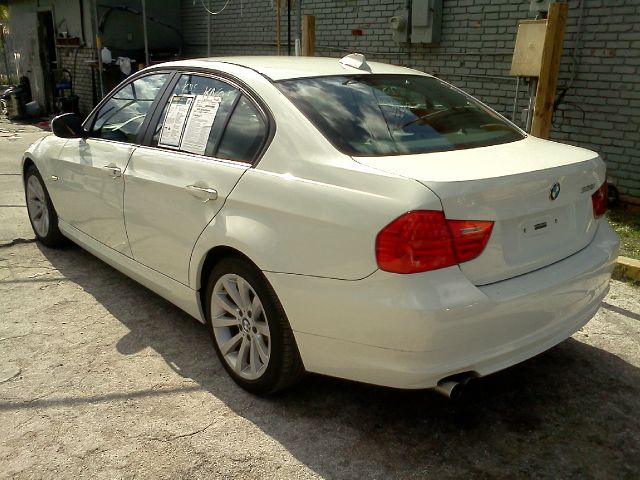 BMW 3 series 2011 photo 1