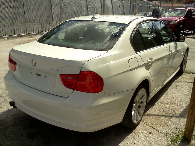 BMW 3 series 2011 photo 2