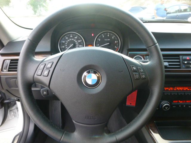 BMW 3 series 2011 photo 12