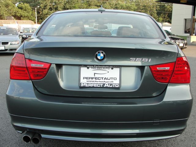 BMW 3 series 2011 photo 3