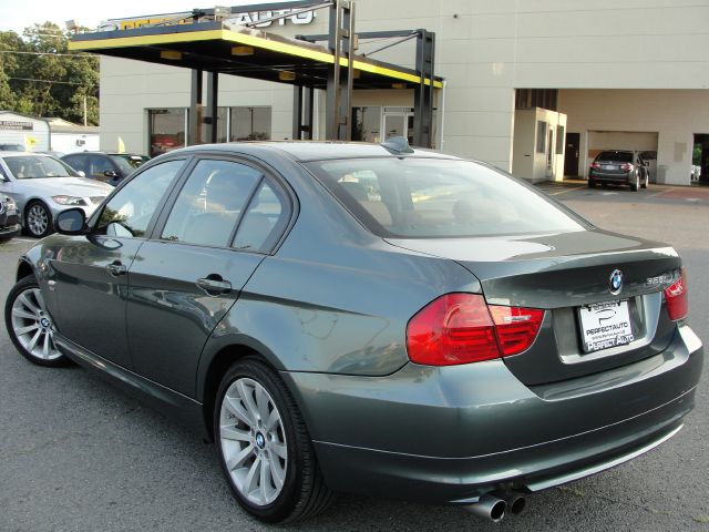 BMW 3 series 2011 photo 4