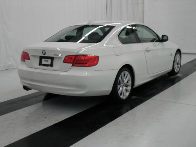 BMW 3 series 2011 photo 3