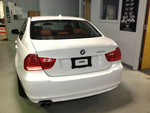 BMW 3 series 2011 photo 2