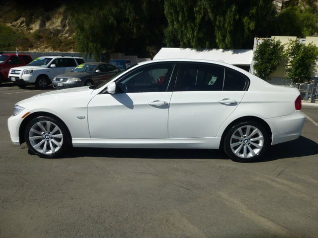 BMW 3 series 2011 photo 2