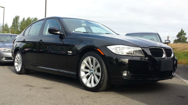 BMW 3 series 2011 photo 2