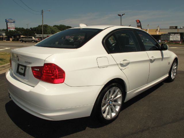 BMW 3 series 2011 photo 1