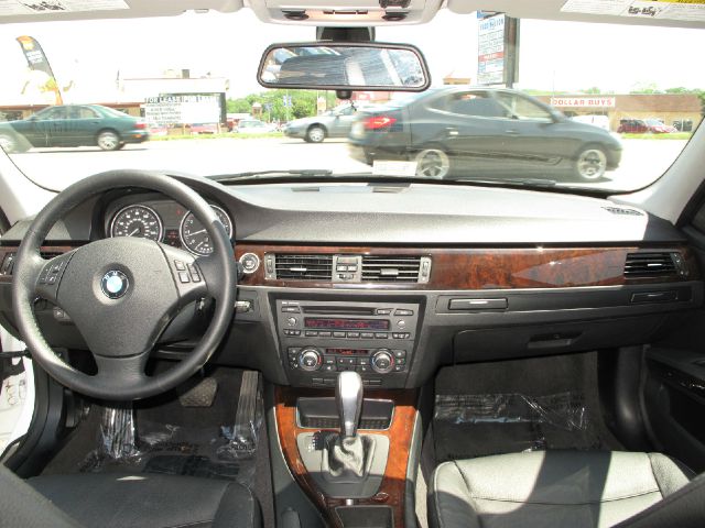 BMW 3 series 2011 photo 4