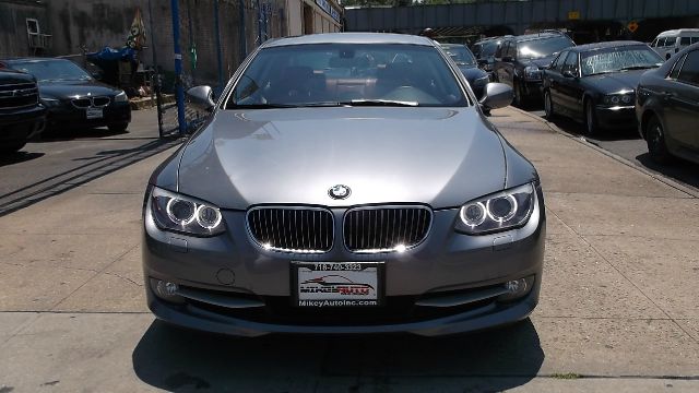 BMW 3 series 2011 photo 2