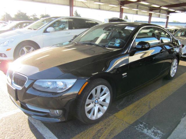 BMW 3 series 2011 photo 2